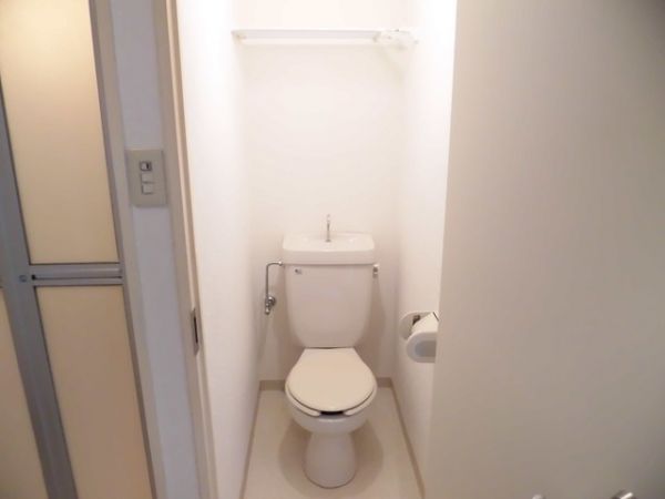 【トイレ】　（当物件別室の参考写真です）