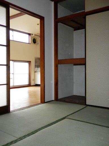 【その他部屋・スペース】　和室には収納が付いてます！