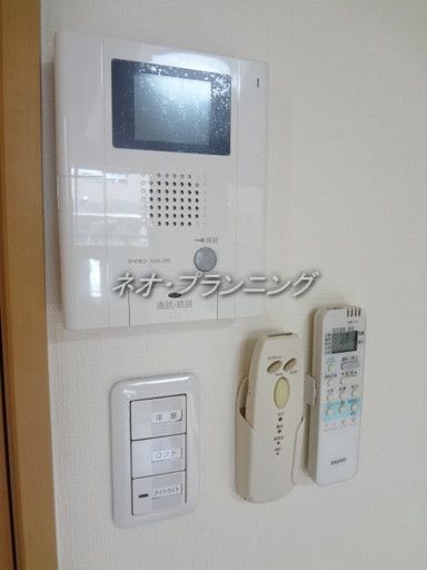 【セキュリティ】　モニター付インターホン！