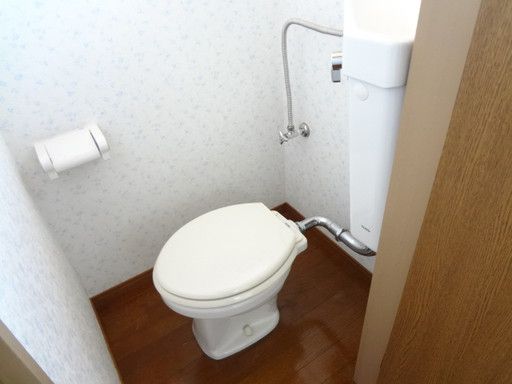 【トイレ】　窓があり明るいトイレ！