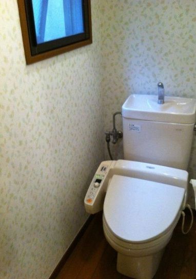 【トイレ】　共同トイレはウォシュレット完備！