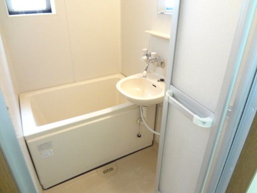 【バス】　バストイレ別♪洗面台付のバスルーム♪