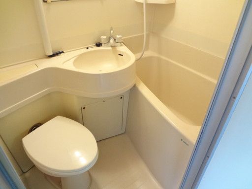 【バス】　洗面台付のバスルーム！（同タイプ別室の参考写真です）