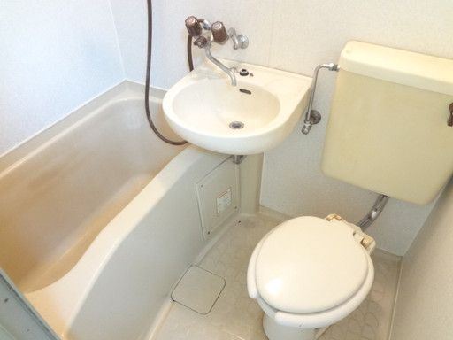 【バス】　洗面台・シャワー付のバスルーム♪