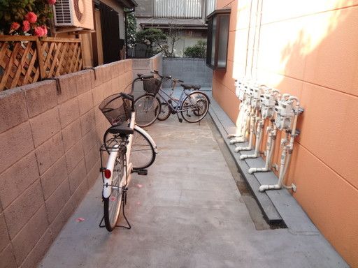 【その他共有部分】　敷地内自転車駐輪可！（原付・バイク駐輪は不可）