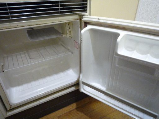 【キッチン】　ミニ冷蔵庫付！（同タイプ別室の写真です）