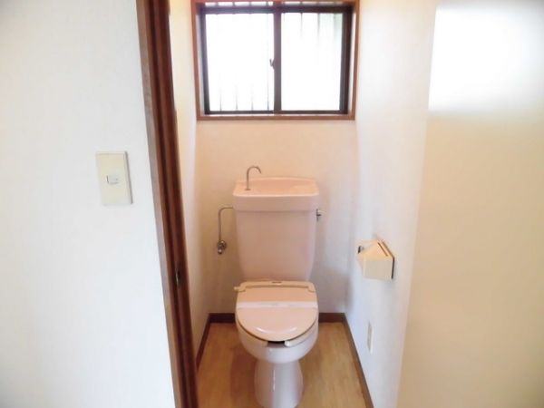 【トイレ】　暖房便座付！