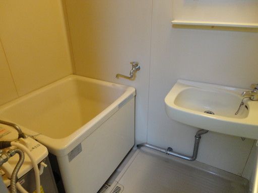 【バス】　バス・トイレ別、シャワー、洗面台付