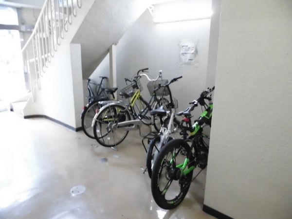 【その他共有部分】　自転車駐輪は有料です。