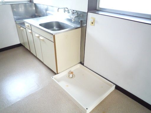 【キッチン】　室内洗濯機置場完備